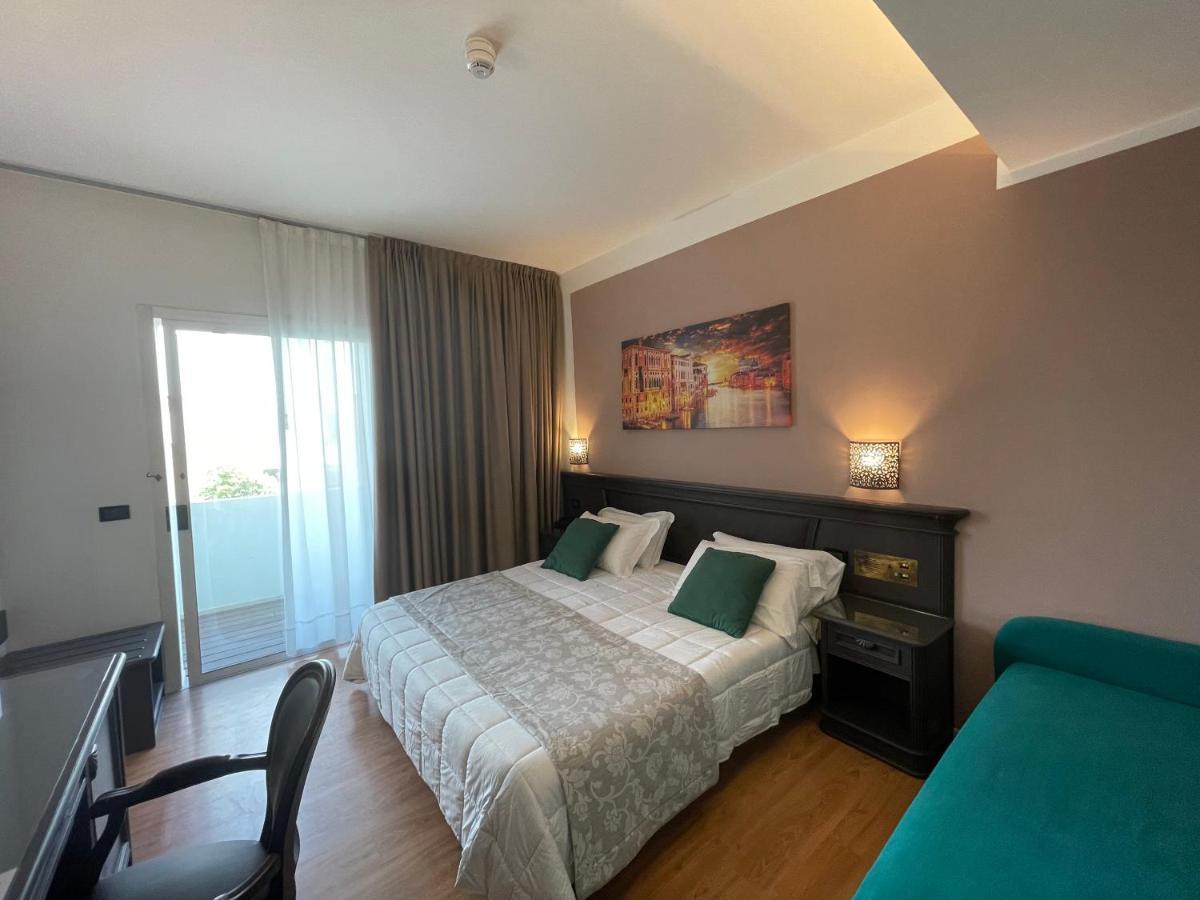 Hotel Park Cellini 4*