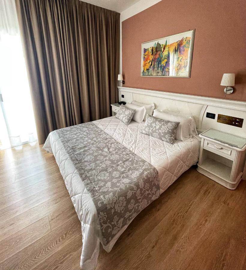 Hotel Park Cellini 4*