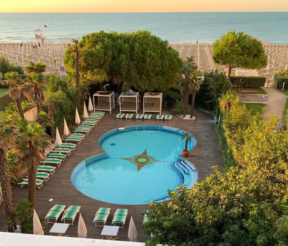 Park Cellini 4*