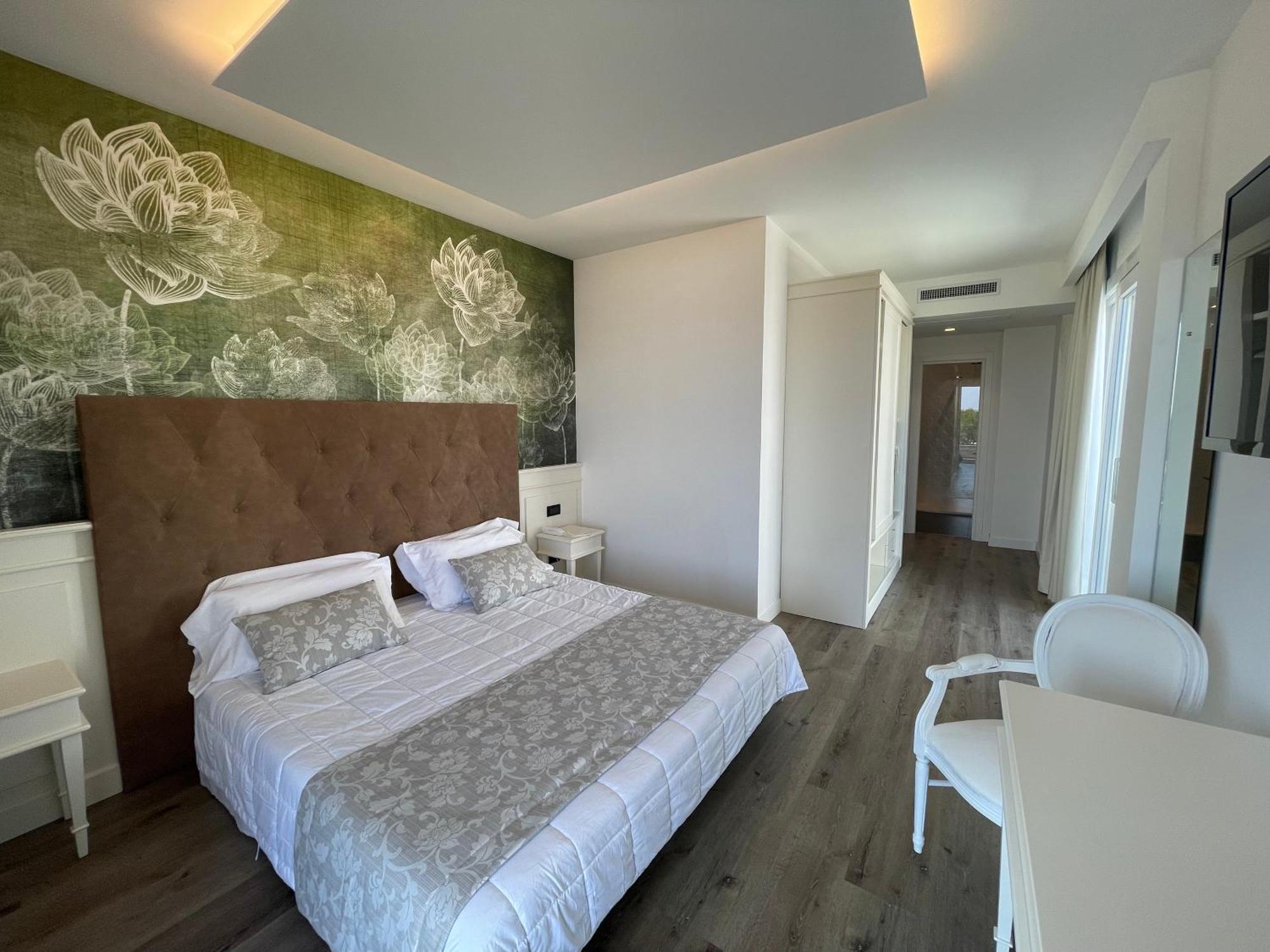 Park Cellini Hotel